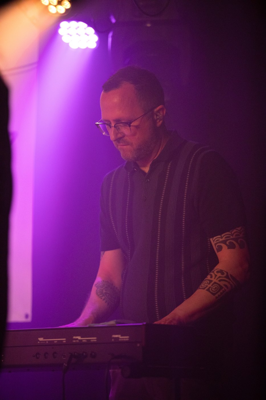 Sebastian Fries live an der Orgel