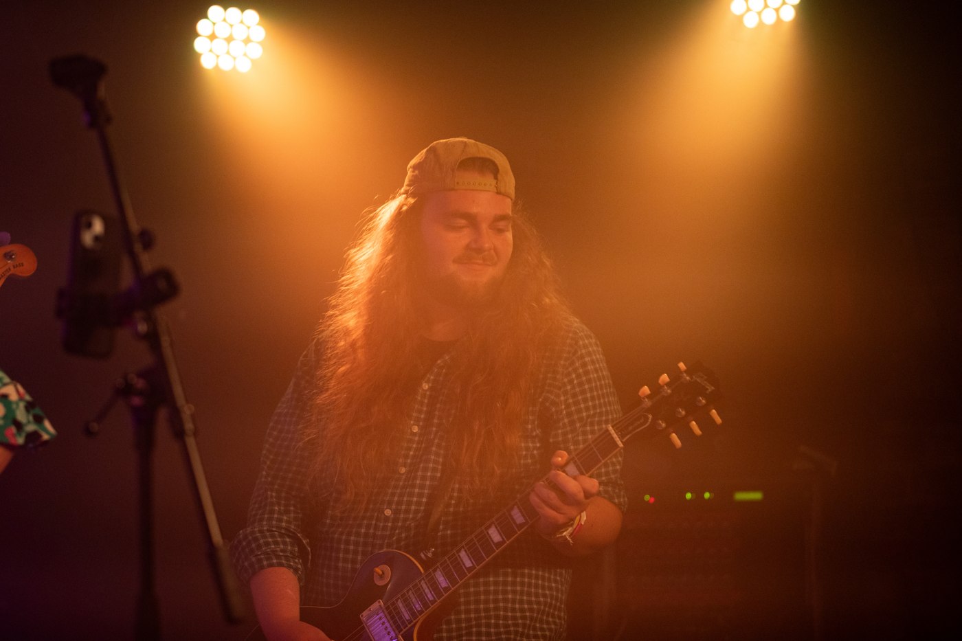 Charles Paulus live on guitar
